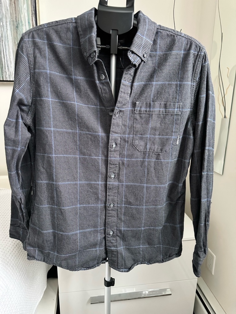 Eddie Bauer Gray Plaid Long-Sleeve Button-Down Shirt 100% Cotton Medium